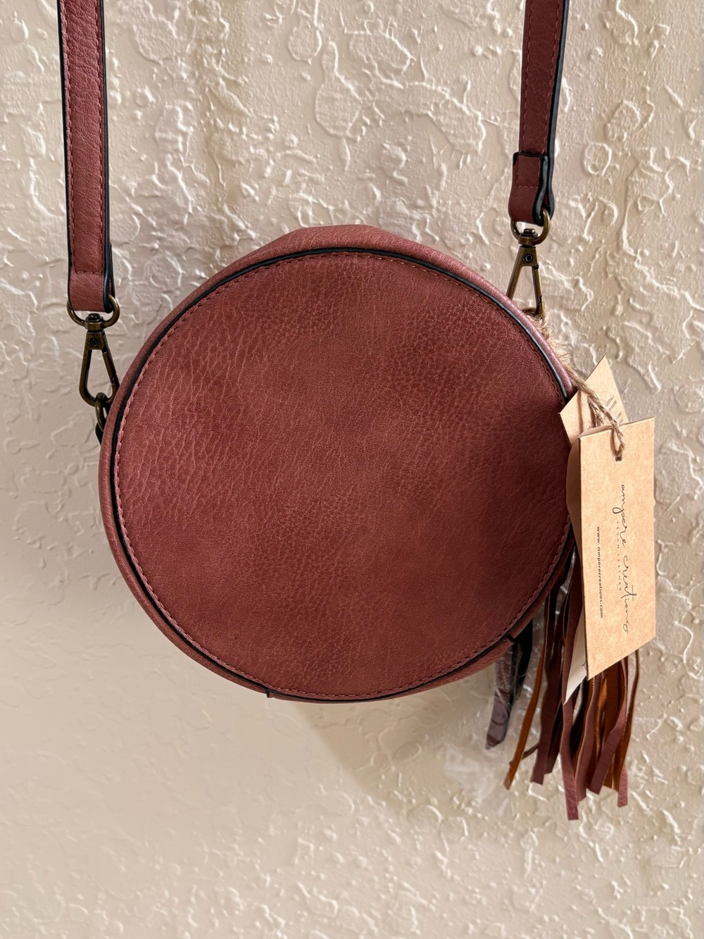 The Suzie classic crossbody round bag color nude NWT adj. strap boho style - Picture 9 of 10
